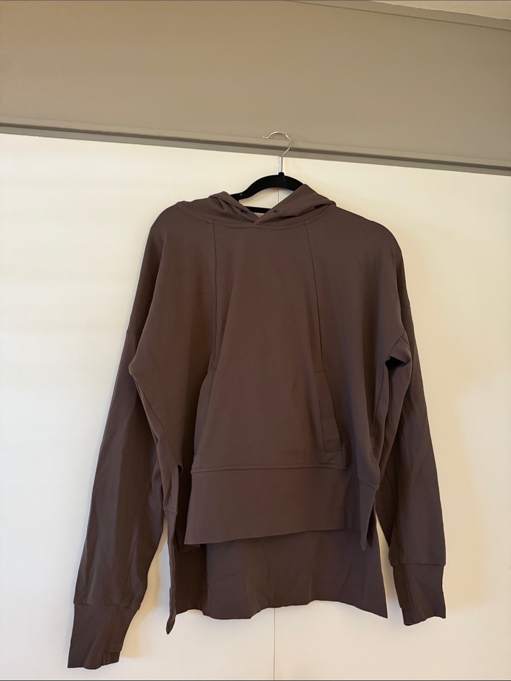 Athleta Men's Crewneck Hoodie Sweater in Dark Brown